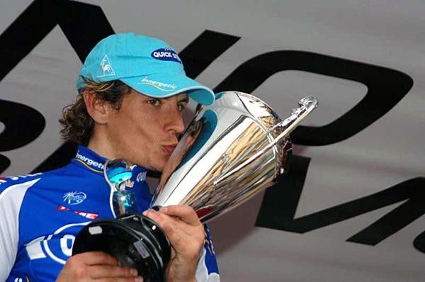 Filippo Pozzato (Quick.Step) kisses the Sanremo trophy