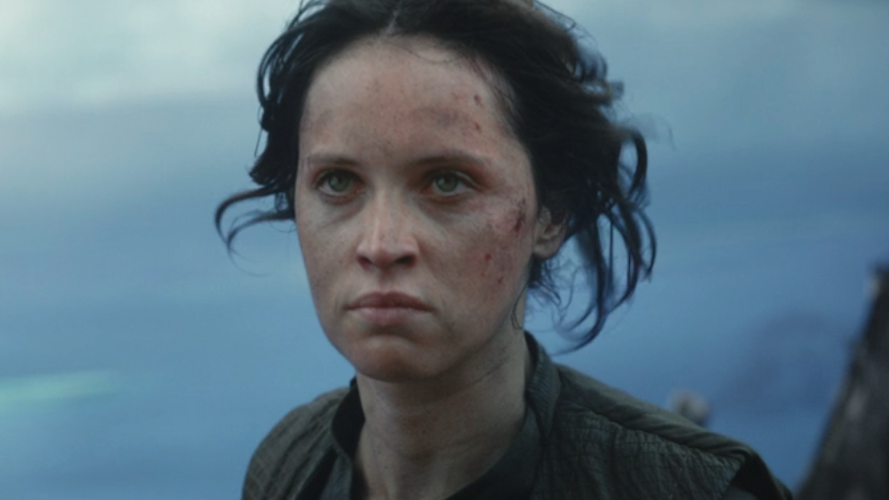 Felicity Jones looking angrily as Jyn Erso in Rogue One: A Star Wars Story