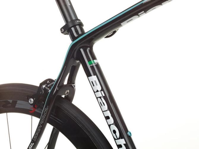 The Infinito CV is not more flexible because of the Countervail, Bianchi claims, but just better at damping vibration