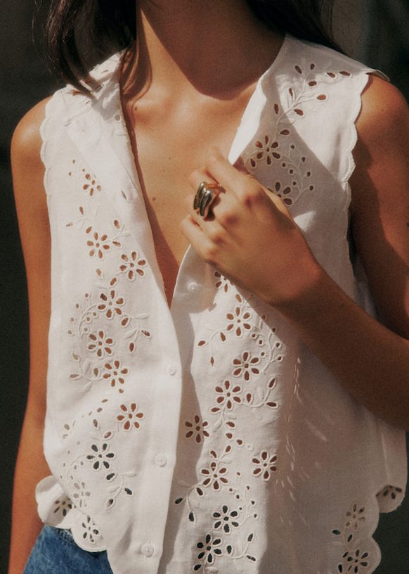 Isea Shirt - Ecru With Contrasting Cream Embroidery - Organic Cotton - S&amp;eacute;zane