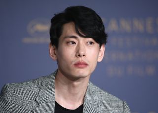 Teo Yoo at a press conference for Leto
