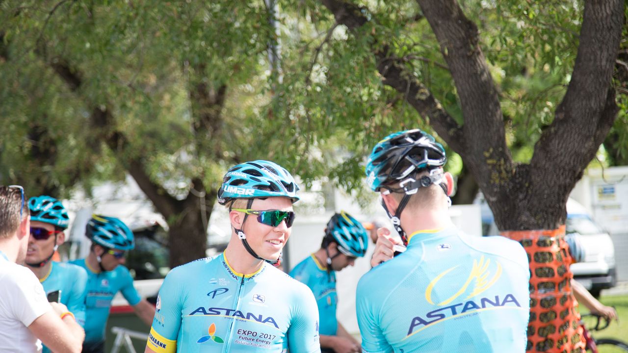 It's been pretty warm down here in Adelaide, and so far we haven't seen many teams opting to wear their aero helmets. Things may change once the race starts