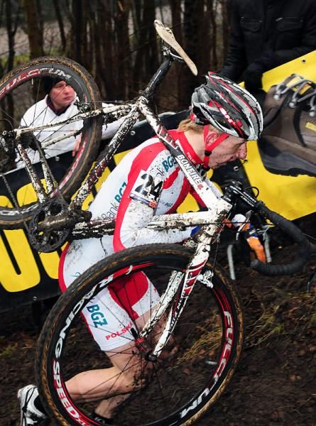 Marek Konwa (Poland) running the hill in fifth place.