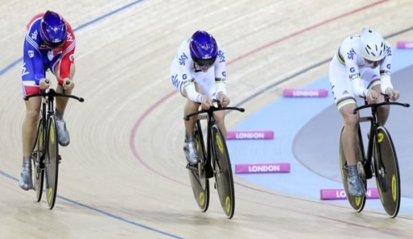 Laura Trott leads GB