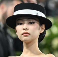 hat - jennie