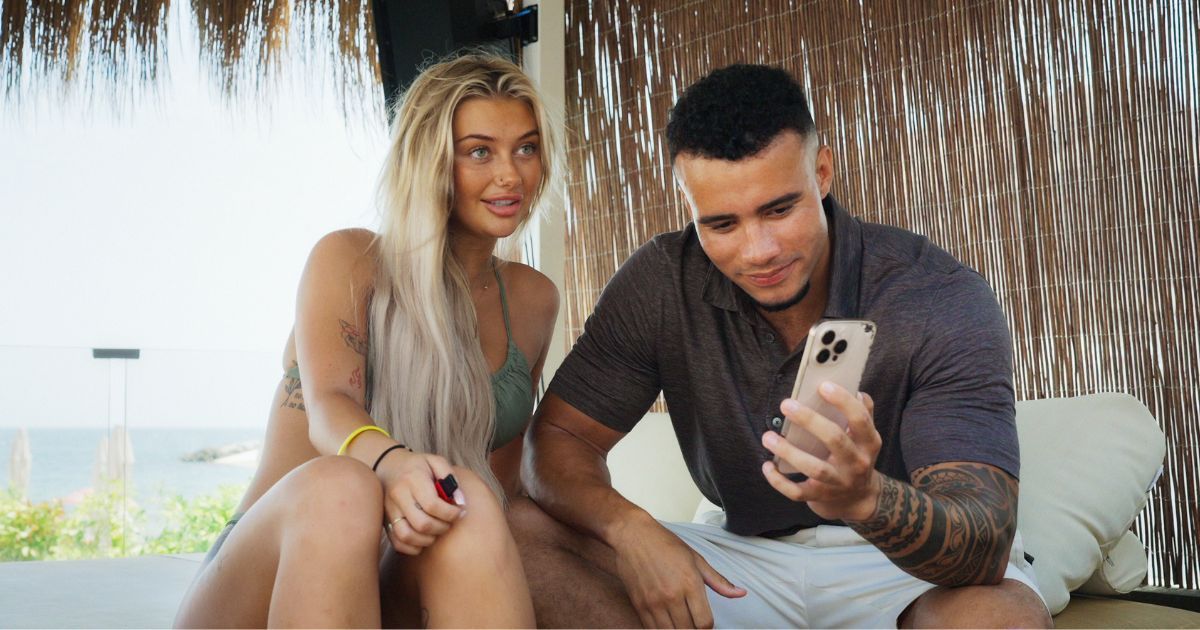 Inside the Manosphere: Louis Theroux Reveals the Lonely, Fragile World of Online Alpha Men Inside the Manosphere: Louis Theroux Reveals the Lonely, Fragile World of Online Alpha Men