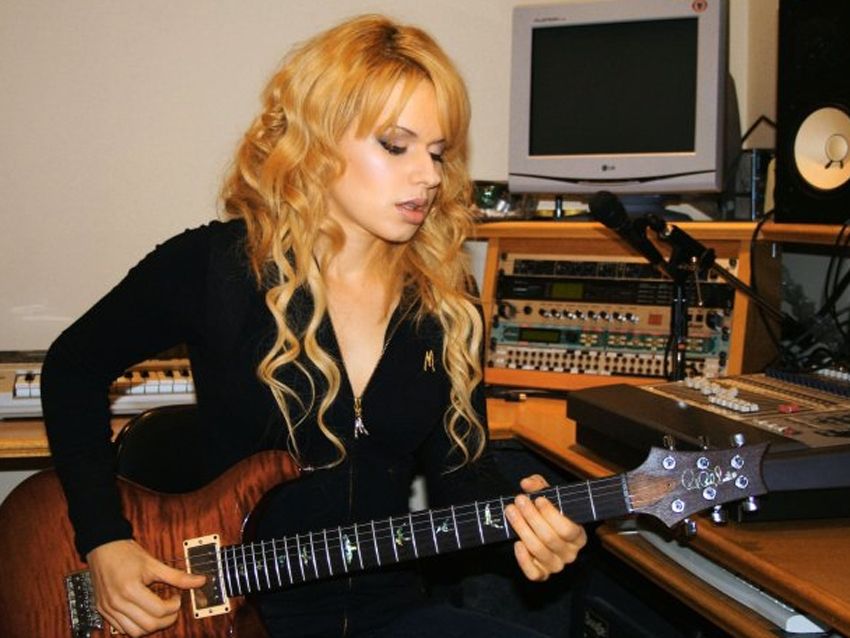 Orianthi shreds in her home studio