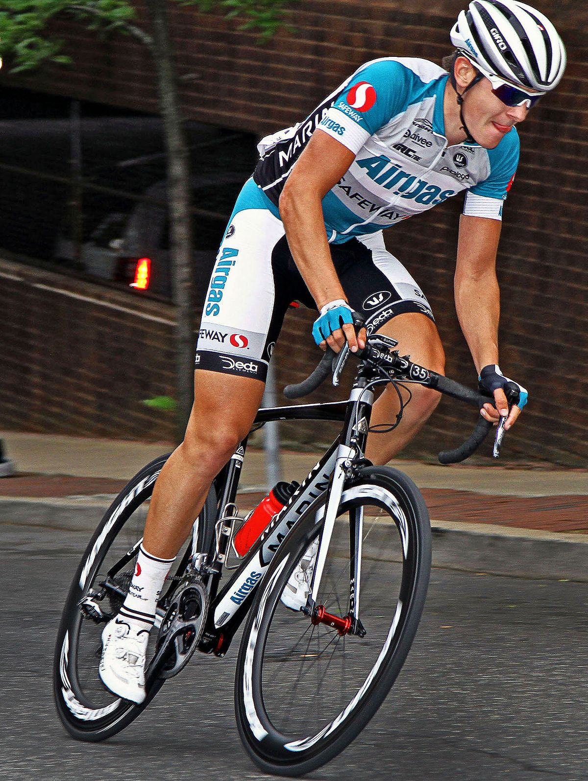 Alex Darville (Airgas Safeway) makes one last move from the break.