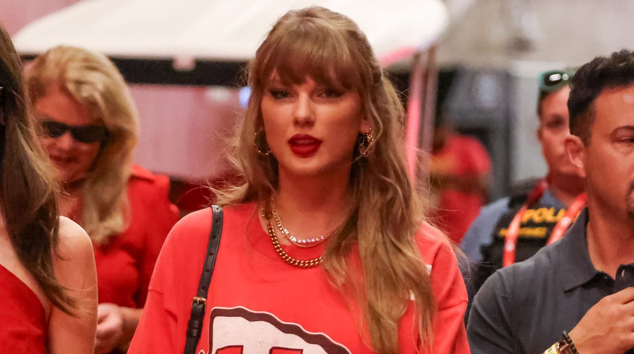 Taylor Swift arrives at the stadium before an NFL game between the Cincinnati Bengals and Kansas City Chiefs on September 15, 2024 at GEHA Field at Arrowhead Stadium in Kansas City, MO