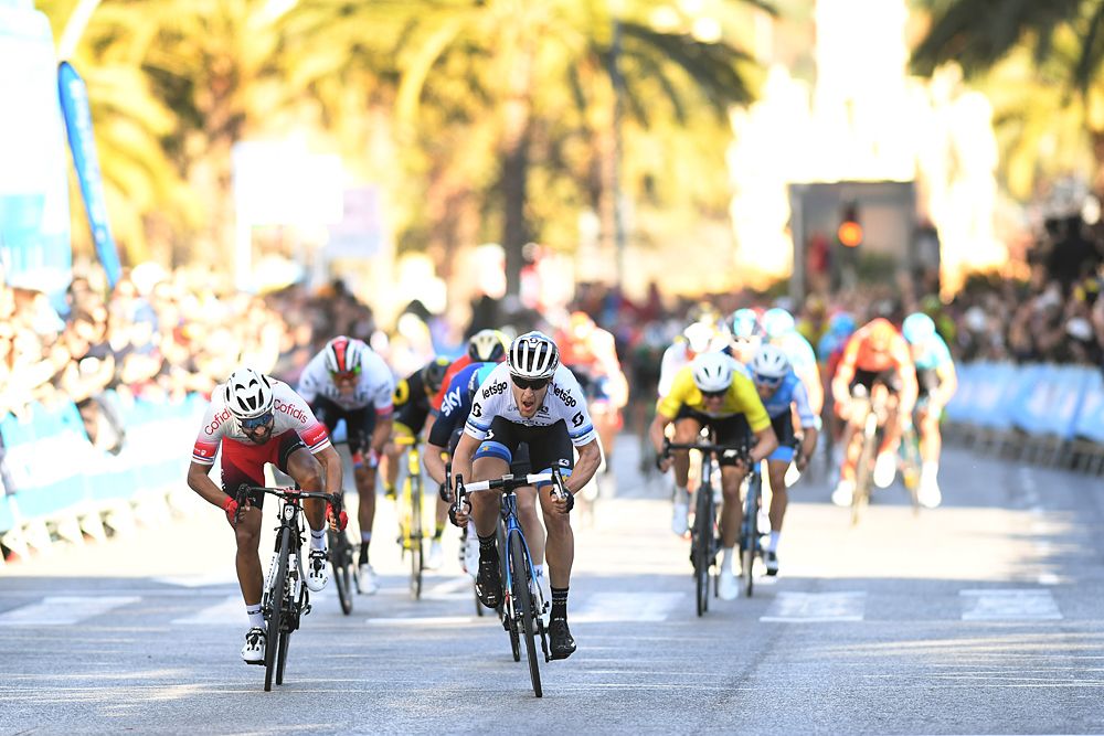 The final spring of stage 2 won by Matteo Trentin (Mitchelton-Scott)