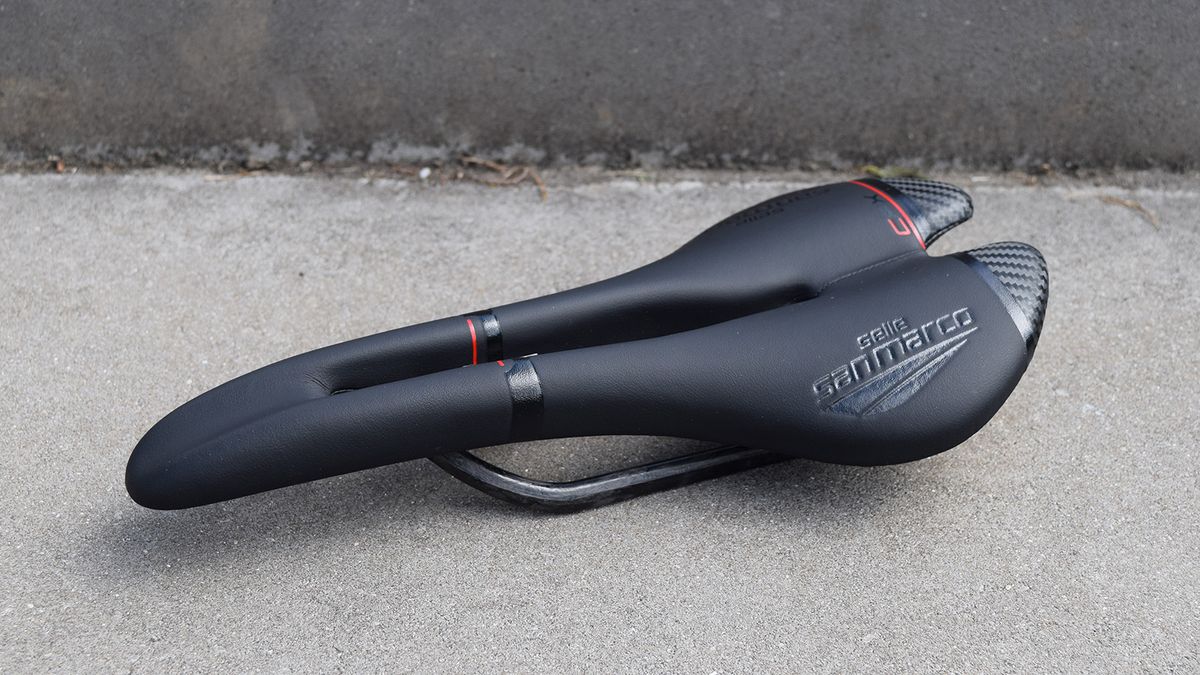 Selle San Marco's Aspide Carbon FX Narrow saddle