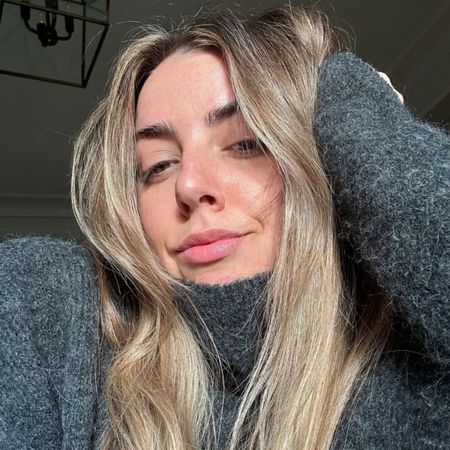 Beauty director Shannon Lawlor testing the UKLash LED mask