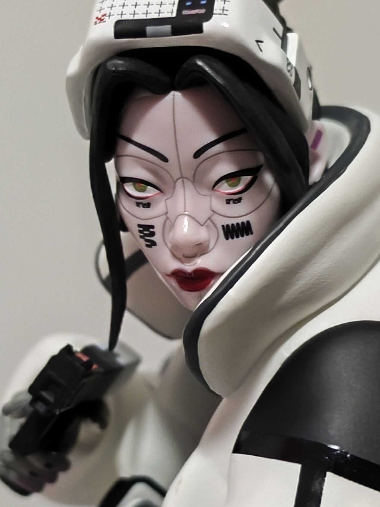 The 1/6th Scale Thief Statue included in the Marathon&rsquo;s Collector&rsquo;s Edition.