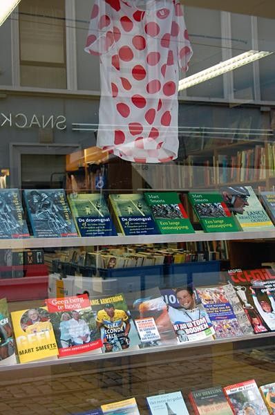 Book store display