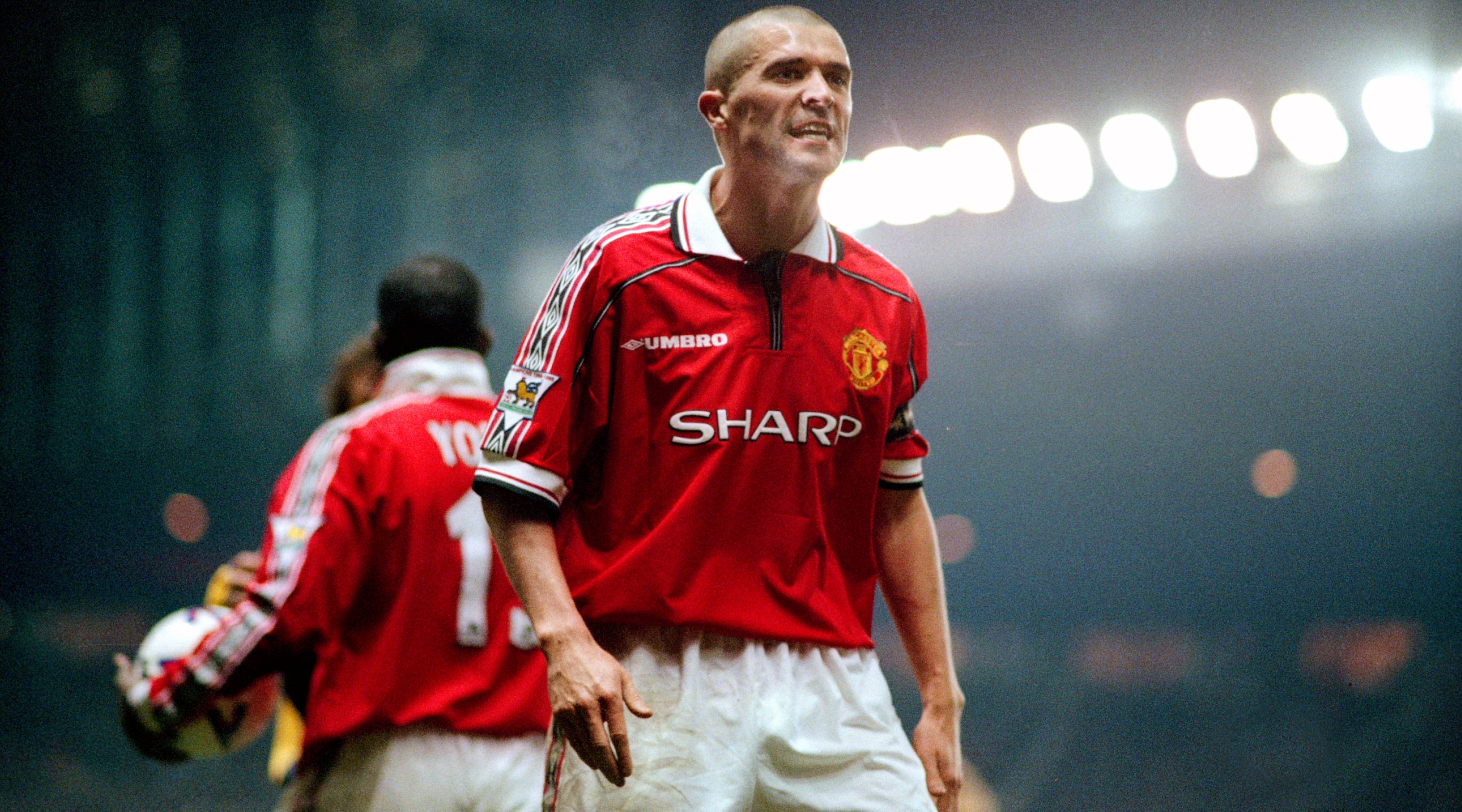 24 January 2000, Manchester - Premiership Football - Manchester United v Arsenal - Roy Keane of Manchester United scowls at the linesman. (Photo by Mark Leech/Offside via Getty Images)