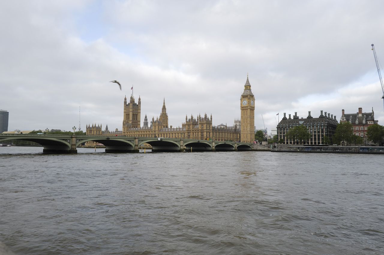 Big Ben from across the river Thames at 28mm of Leica Q3