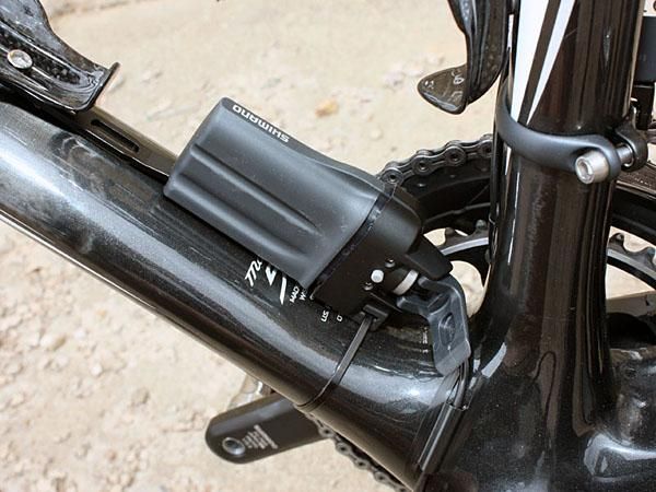 The battery housing lever pulls the battery in for a tight, waterproof seal and also helps eject it when it's time for a recharge (which only takes an hour).