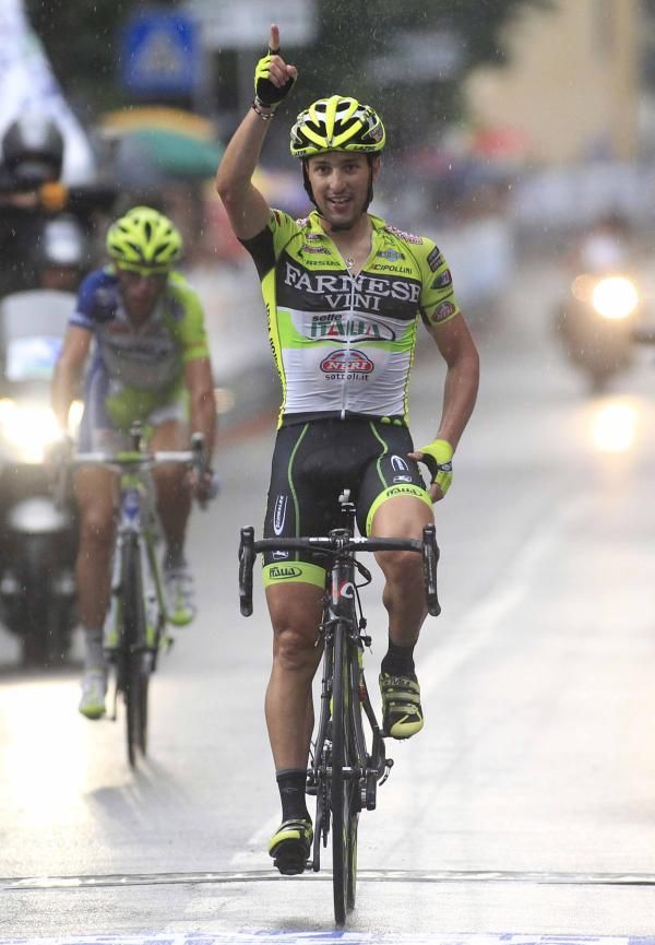 Oscar Gatto (Farnese Vini-Selle Italia) took stage victory ahead of Vincenzo Nibali (Liquigas-Cannondale).