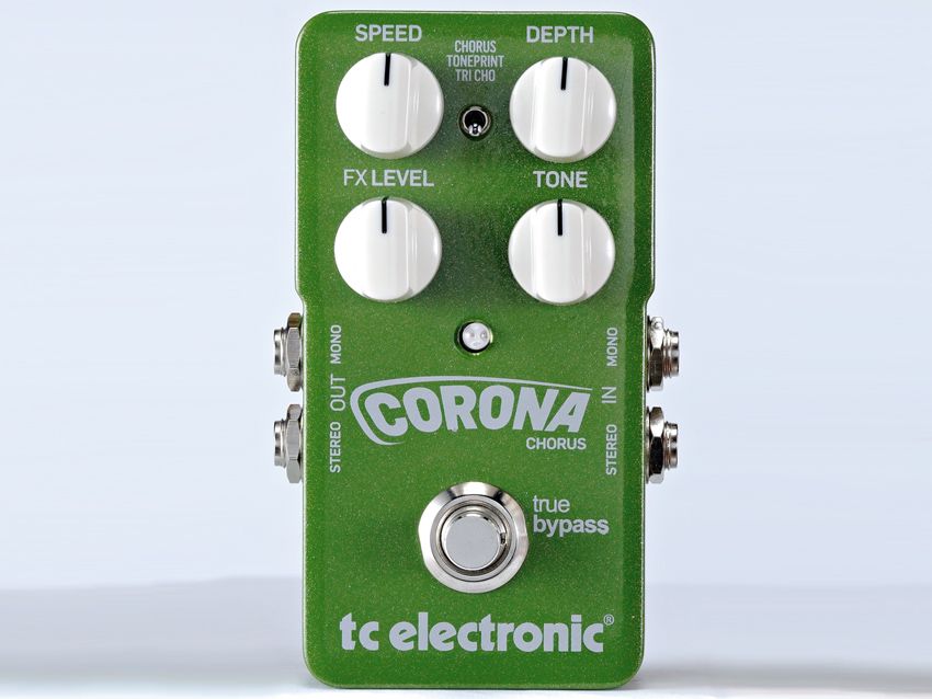 The Corona produces a nuqiue, very broad chorus.