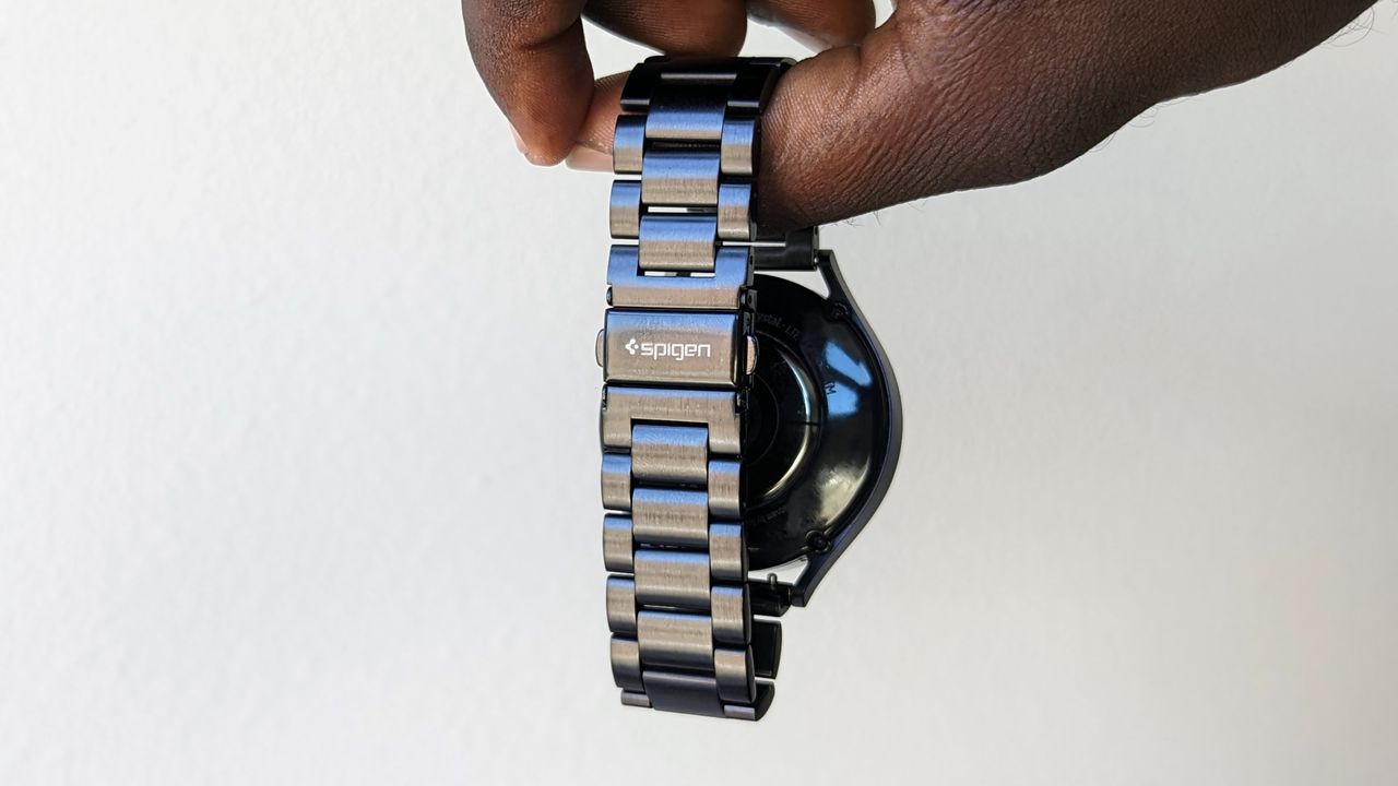 The Spigen Modern Fit watch band for the Galaxy Watch 5