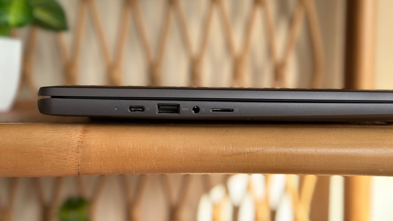Side-view of the Lenovo 5i Chromebook (16-inch) and its ports.