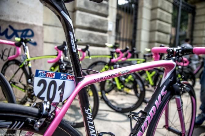 Contador's Tarmac was a black and pink affair