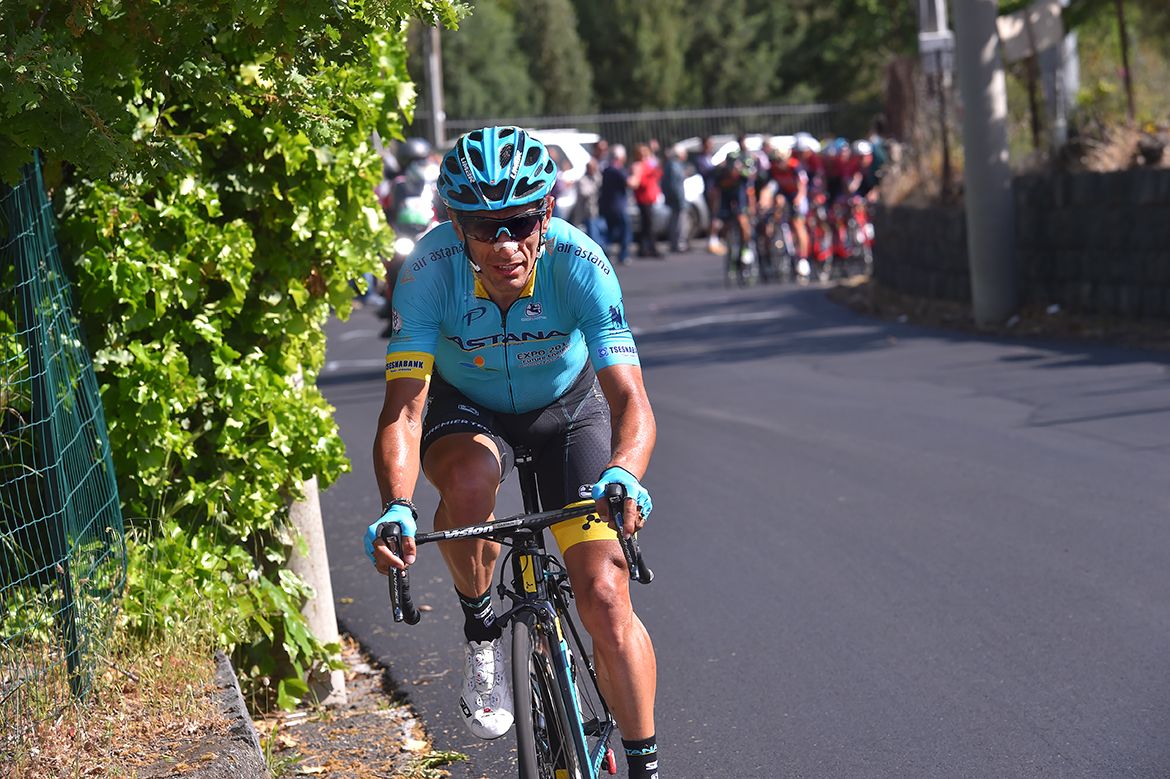 Paolo Tiralongo tries his luck on stage 4 of the Giro d'Italia.