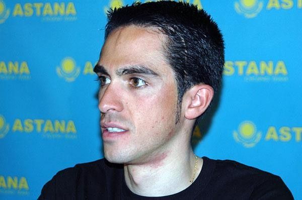 Alberto Contador met the press