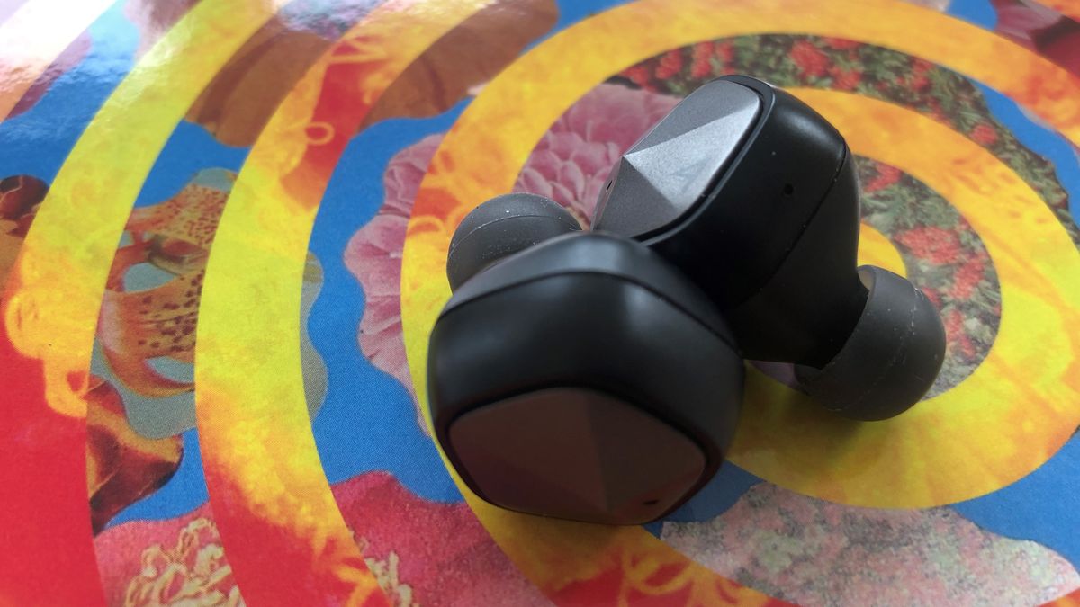 Astell & Kern AK UW100 review: Best wireless headphones for sound