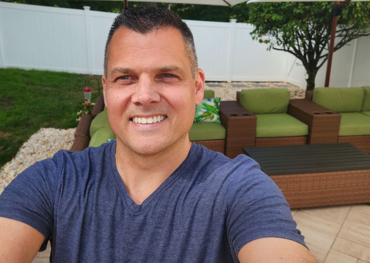 Samsung Galaxy Z Fold 4 selfie with rear camera