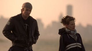 John Cusack as Rob Gordon with Sarah in High Fidelity