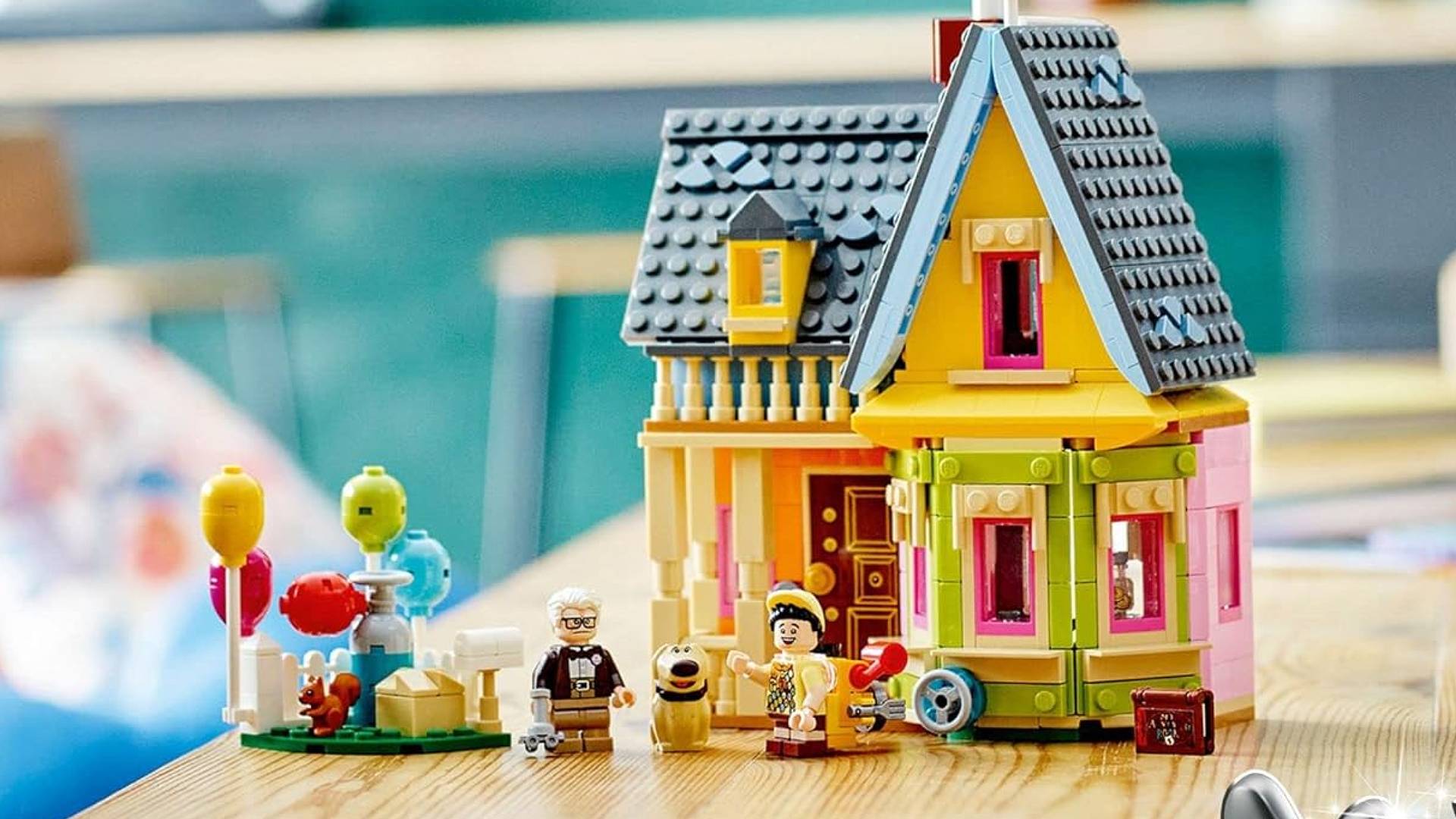 Disney Up Lego set with house and minifigures