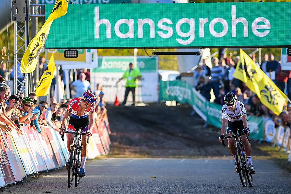 Mathieu van der Poel (Beobank-Corendon) and Wout Van Aert (Crelan-Vastgoedservice Contine)