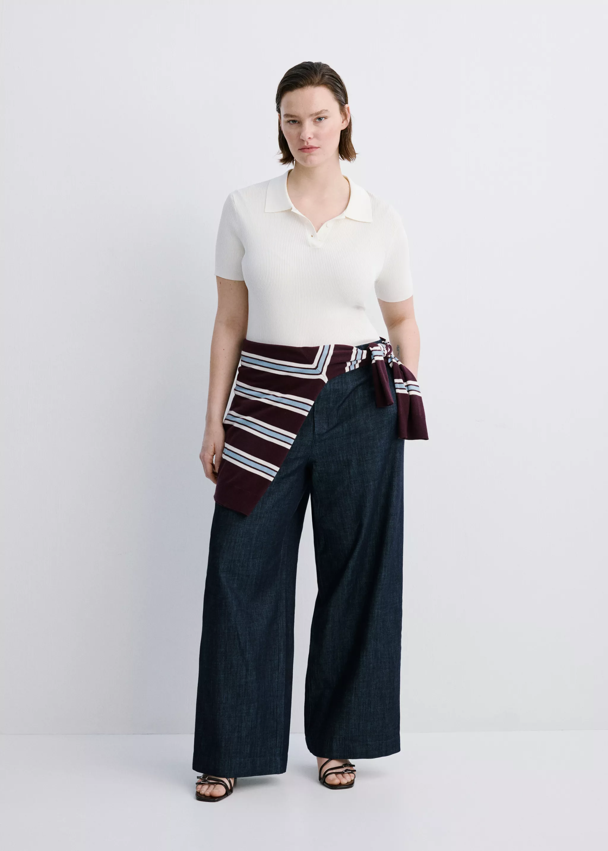 Wide Leg Mid-Rise Jeans - Women | Mango United Kingdom
