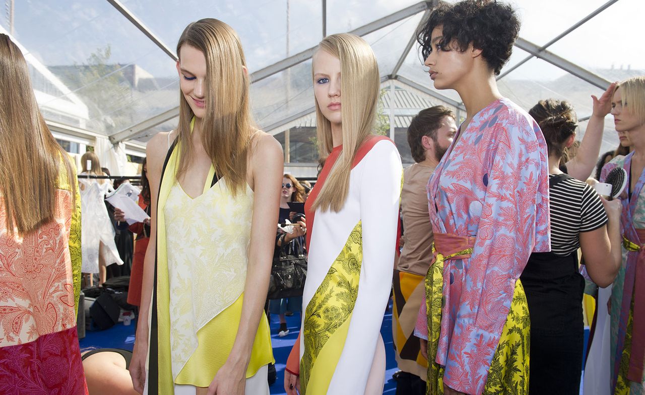 Jonathan Saunders S/S 2016 fashion show backstage models