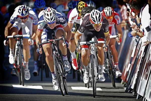 Jurgen Roelandts (Lotto Belisol) and Giacomo Nizzolo (RadioShack-Nissan) sprint head-to-head in the closing meters.