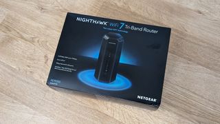 Netgear Nighthawk RS700S router box