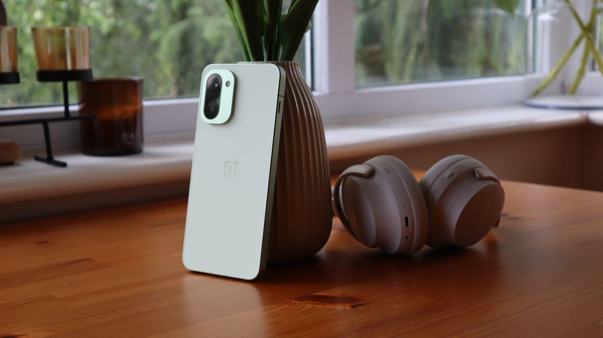 OnePlus 15R product images