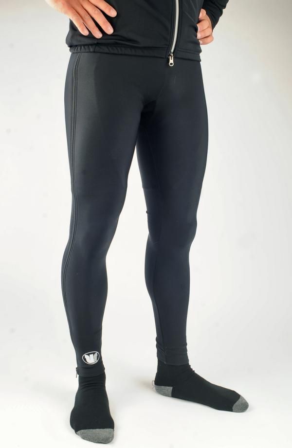 Vermarc's Super Roubaix Double Zip Warmup Tight is a tidy solution to a common problem: wear them while you pre-ride the course then easily strip them off at the start line so you never get too cold.