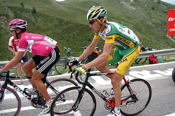Axel Merckx (Phonak) follows Patrik Sinkewitz up