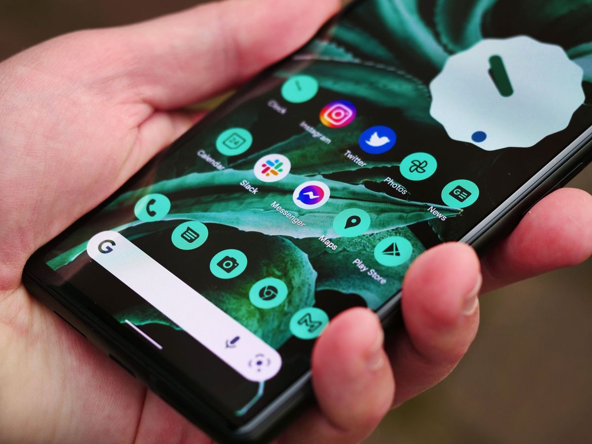 Google Pixel 6 Material You Themed Icons Angle