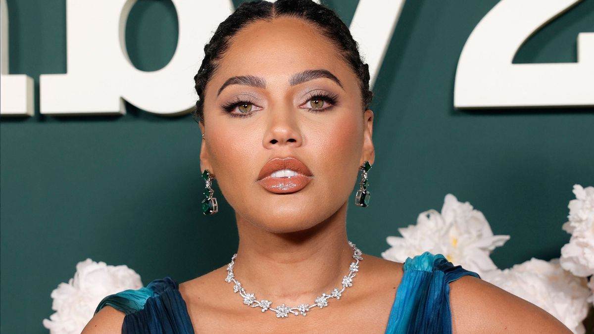 Ayesha Curry Has Words For Anyone Who Says 34 Is Old To Be Pregnant ayesha-curry-has-words-for-anyone-who-says-34-is-old-to-be-pregnant