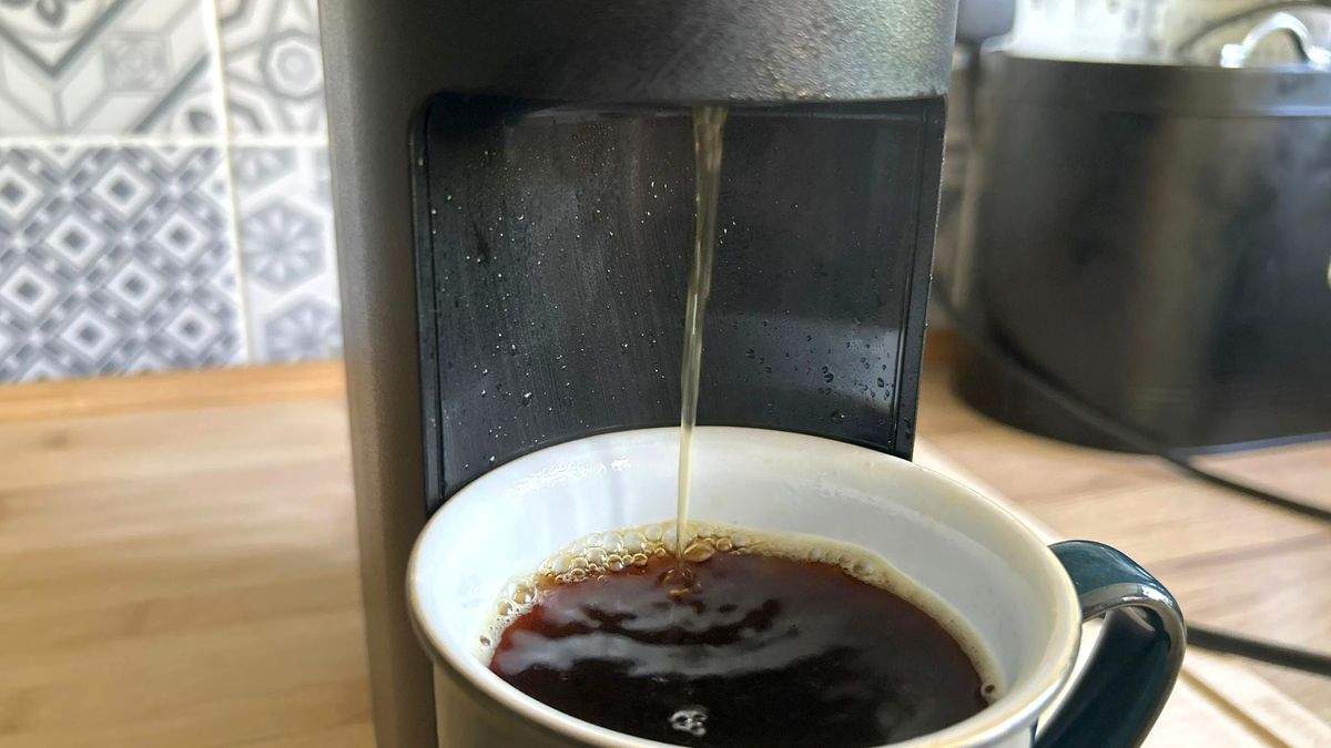 Keurig K-Mini Mate coffee maker on kitchen counter