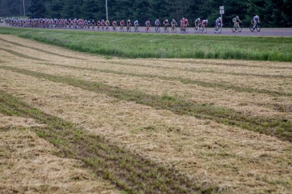 The men's race begins to gets strung out early on.