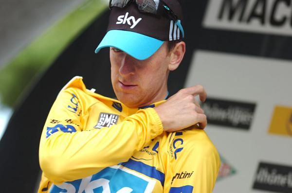 Bradley Wiggins (Sky Procycling) pulls on another yellow jersey