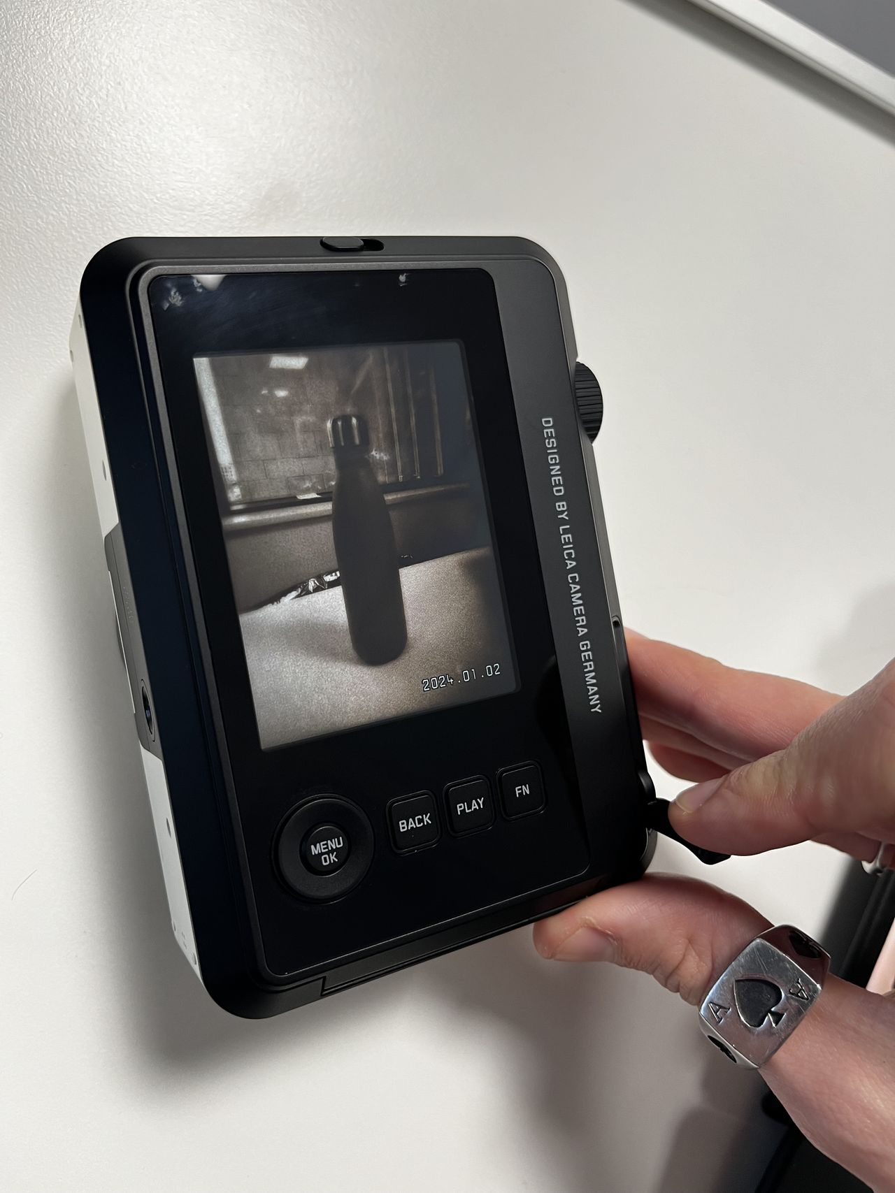 Printing images on the Leica Sofort 2