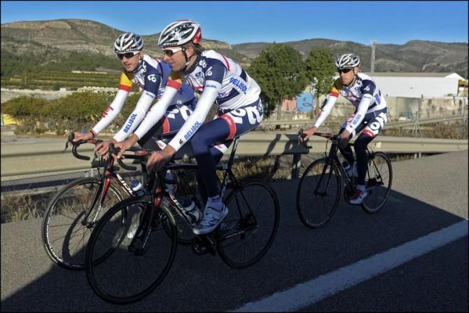 Jelle Vanendert and Jurgen Van de Walle have a quick chat