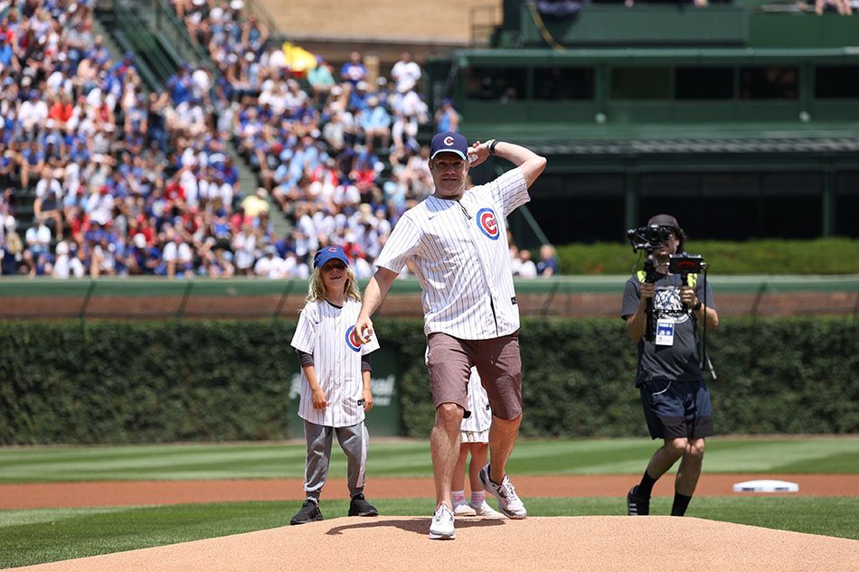 Jason Sudeikis/Ted Lasso first pitch at Wrigley Field