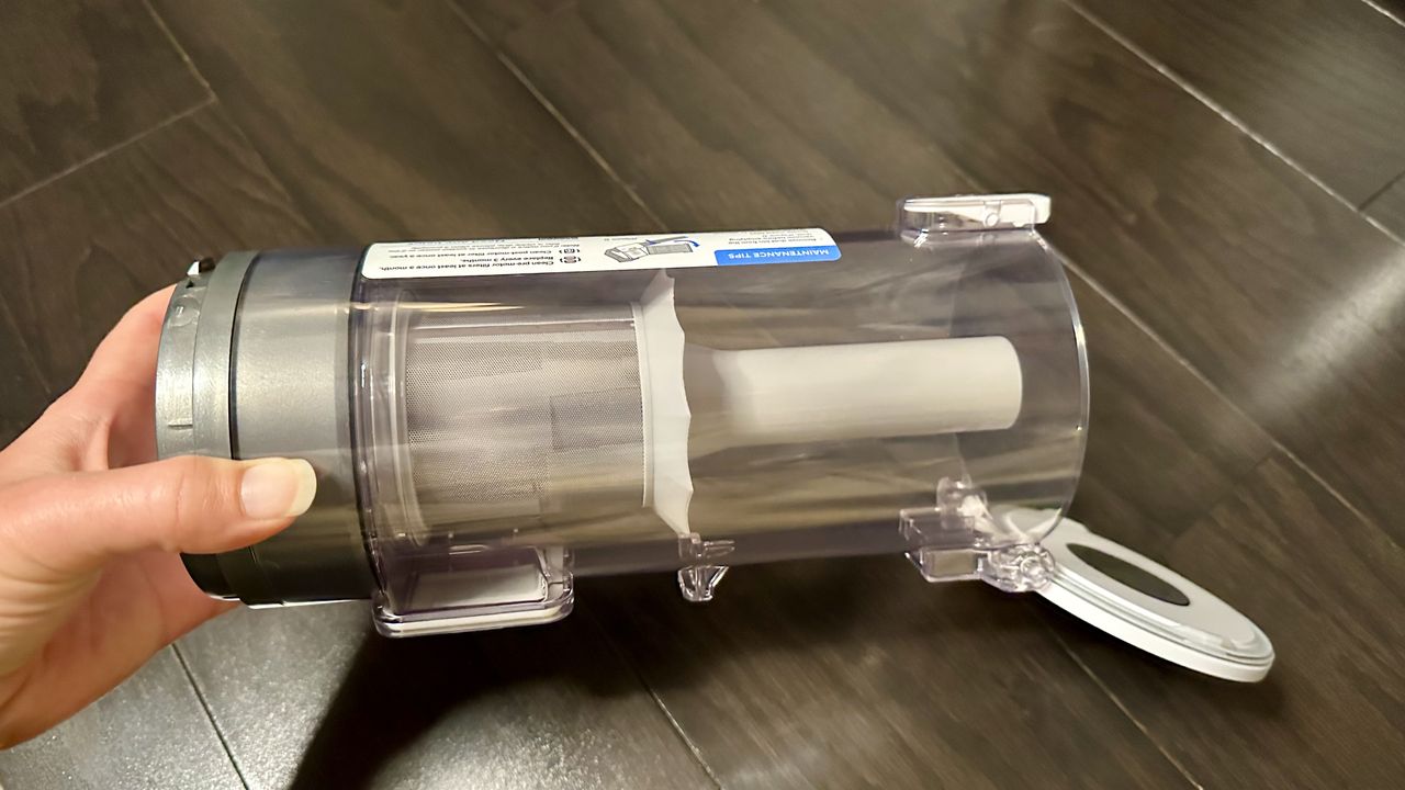 Dustbin on the LVAC-200
