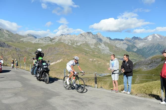 Warren Barguil (Argos-Shimano) put in a solo attack